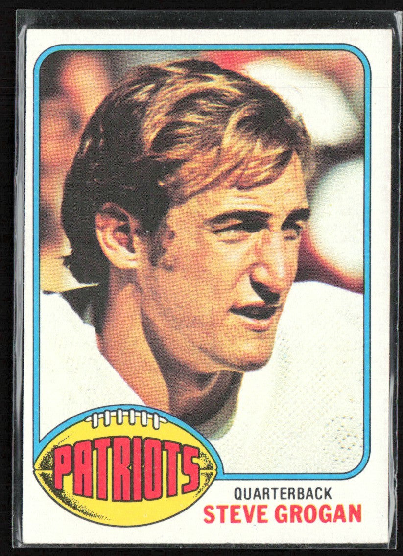 Steve Grogan 1976 Topps RC #376 New England Patriots